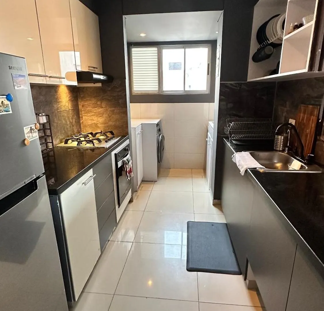 Well-Come Apt-Cozy Family - Ac-3Br-2Ba-Pool-Parking Cali 0*,