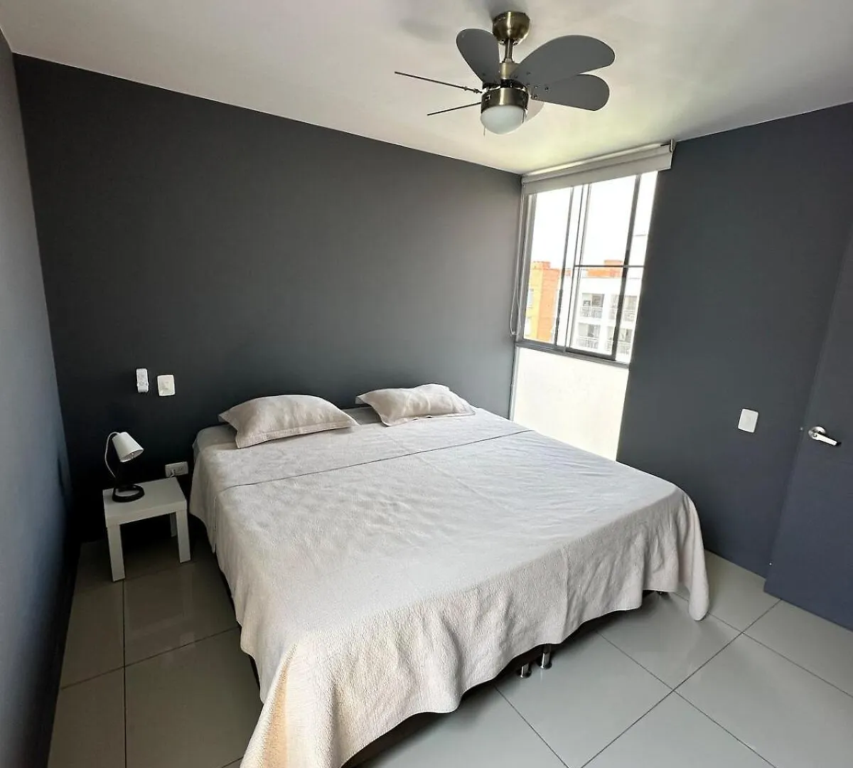 Well-Come Apt-Cozy Family - Ac-3Br-2Ba-Pool-Parking Cali